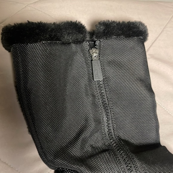 Trotters Side Zip Black Faux Fur Trim Bowen Winter Rain Boot Size 8 - Picture 8 of 10